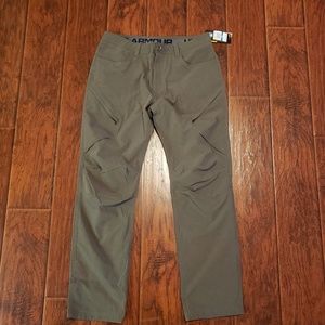 Men's under armour loose water resistant pants